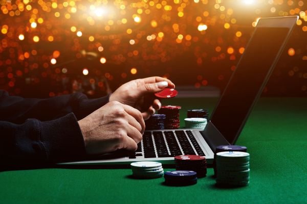 Percakapan bantuan akun secara tertib